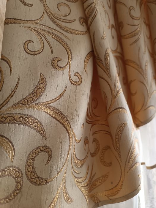 Ламбрікен/тюль/гардина в гарному стані 2м