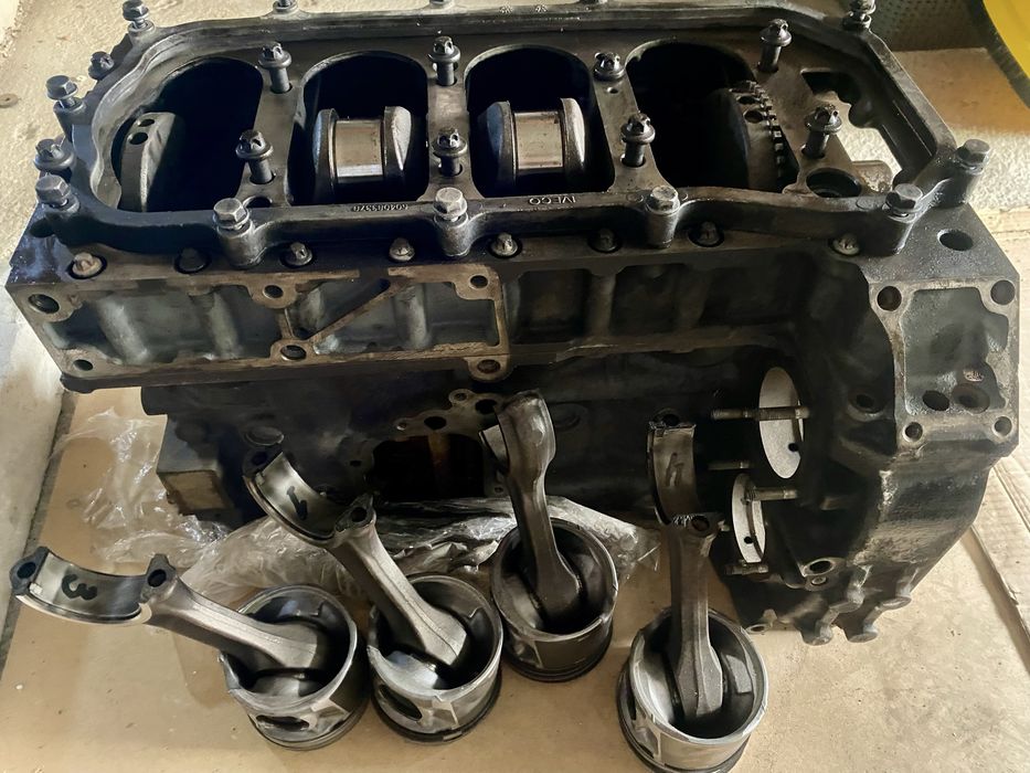 Blok silnika Iveco Daily 3.0 Euro 6 2016 rok po regeneracji z tłokami.