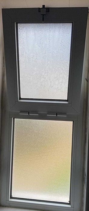 Janelas vidro duplo em aluminio lacado a branco