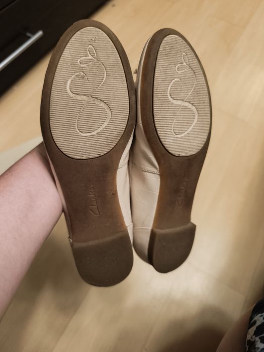 Жіночі нюдові балетки Clarks