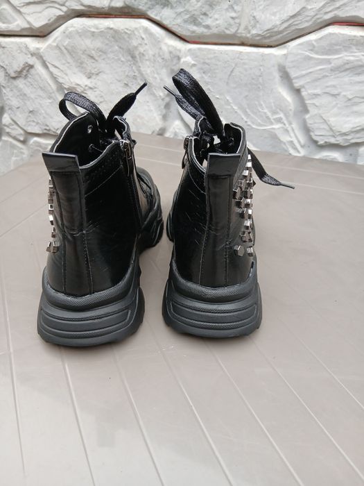 Ботінки жіночі демі р.38,5