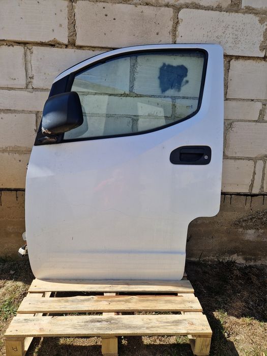 Drzwi lewe przód Nissan NV200 lakier QM1