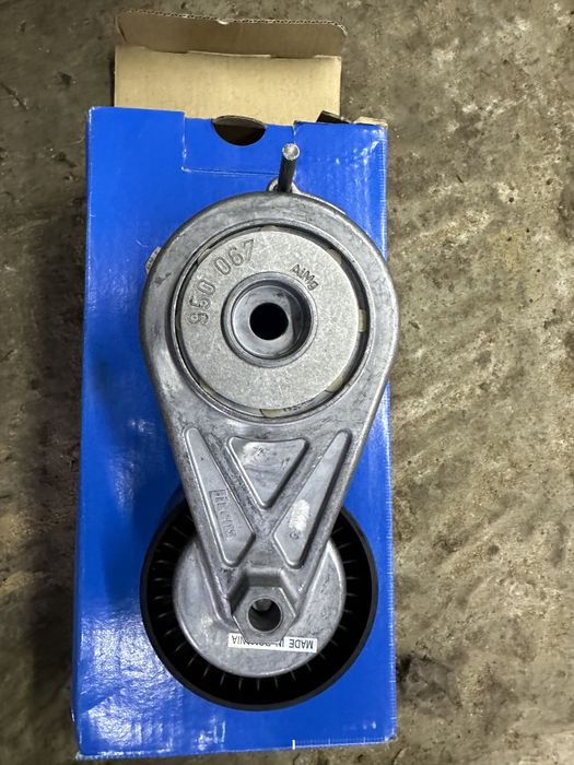 Натяжний ролик, поліклиновий ремінь SKF VKM 31310