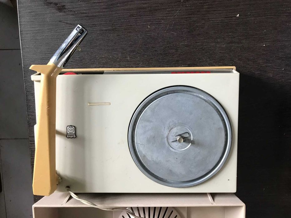 Radiola gira disco raro portátil raro