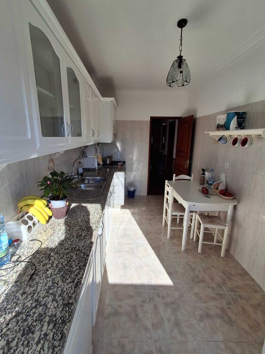 vende-se Excelente Apartamento T2 (95 m²) em Monte Abraão – Ideal para Habitação Própria ou Investimento