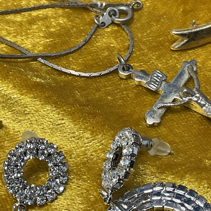 Fio,broche alfinete brincos ,peças vintage