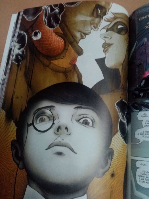 Livro BD Umbrella Academy Suíte do Apocalipse