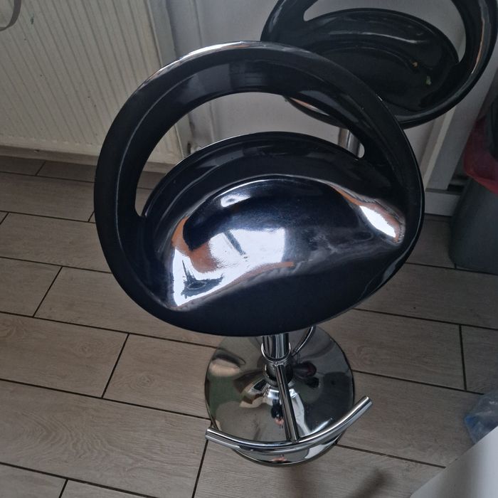 Sprzedam komplet  wyspa plus 3 hokery