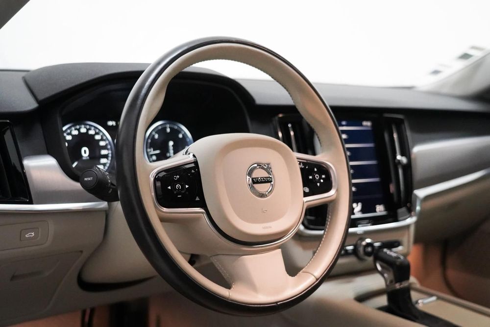 Volvo V90 2.0 D4 Momentum Geartronic
