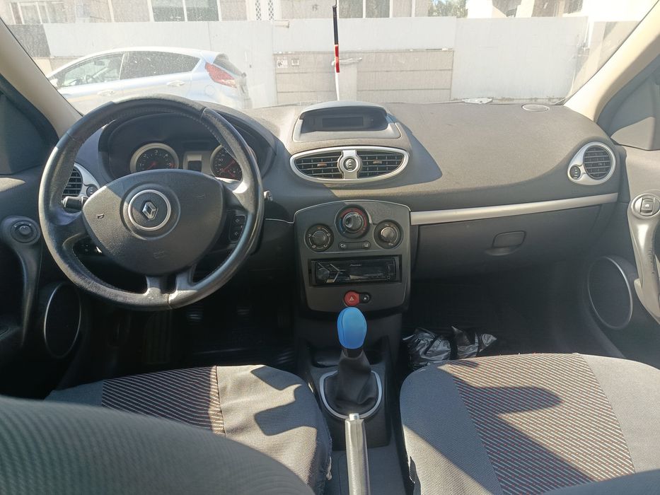Renault Clio 1.5 DCI — photo 3