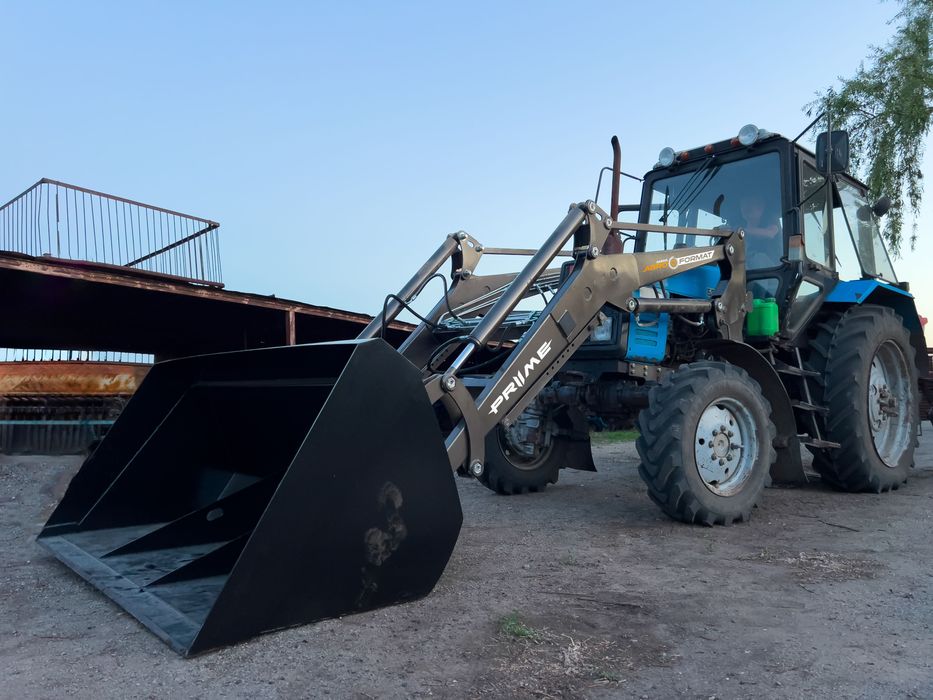 Быстросъёмный погрузчик КУН-1800 на трактор МТЗ ЮМЗ Т-40 с ковшом 1 м3