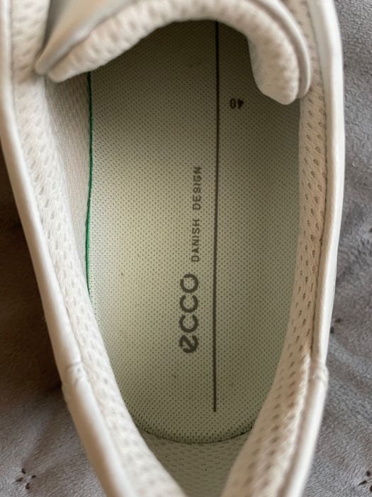 Продам нові шкіряні жіночі кросівки ECCO