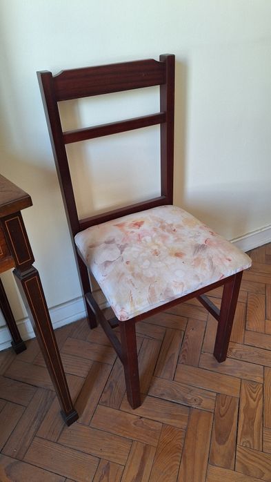 Cadeira de madeira
