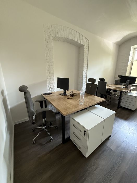 Готова робоча зона: стіл, тумба з замком, крісло Kulik System | Львів