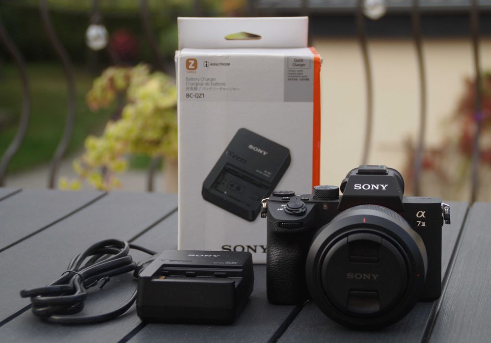 SONY Alpha A7 III UHD 4K ILCE-7M3 + FE 28–70mm f/3.5-5.6 SEL2870