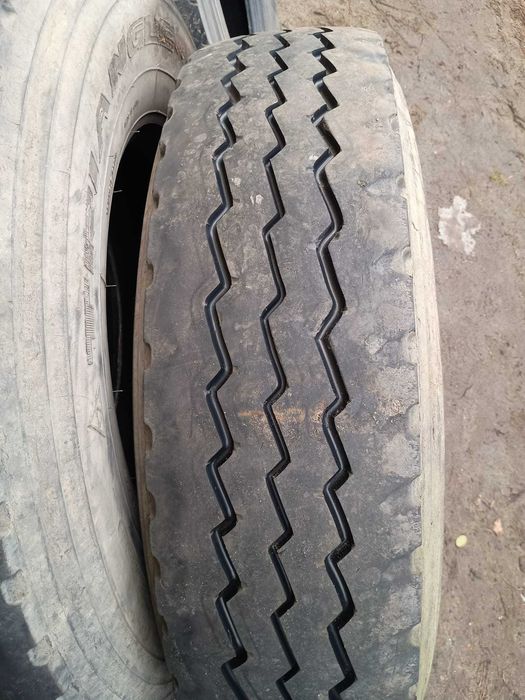 TRIANGLE 13 R22,5 Opony nacinane używane, 2sztuki oś prowadząca