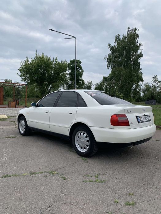 Продам Aуди А-4 1999