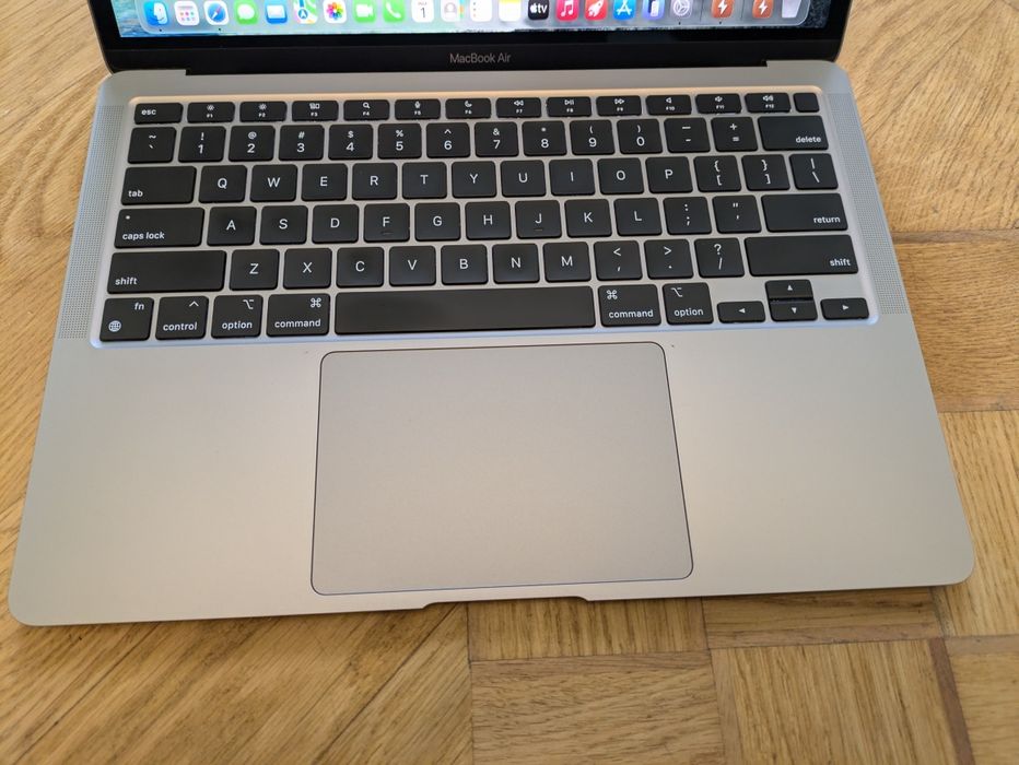MacBook Air M1, 2021, 13", 8/256  ГБ, гарний стан.