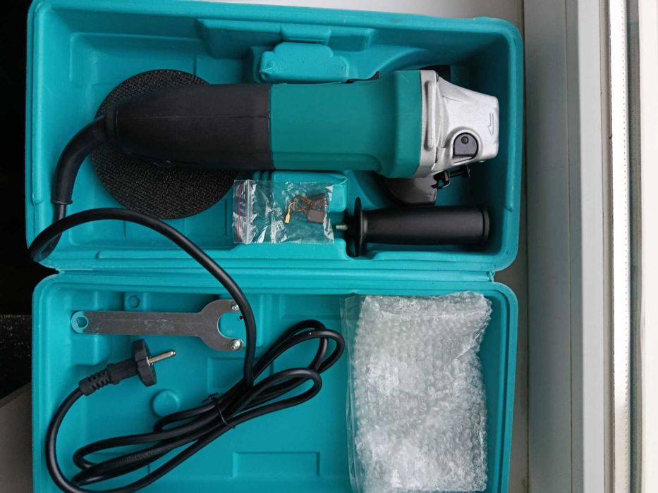 Компактна електрична КШМ (Болгарка) GA 5030 в переносному кейсі