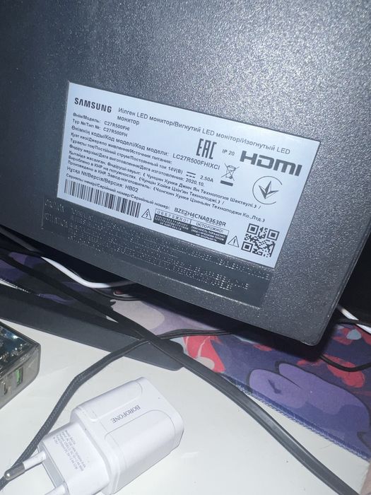 монитор Samsung C27R500FHI