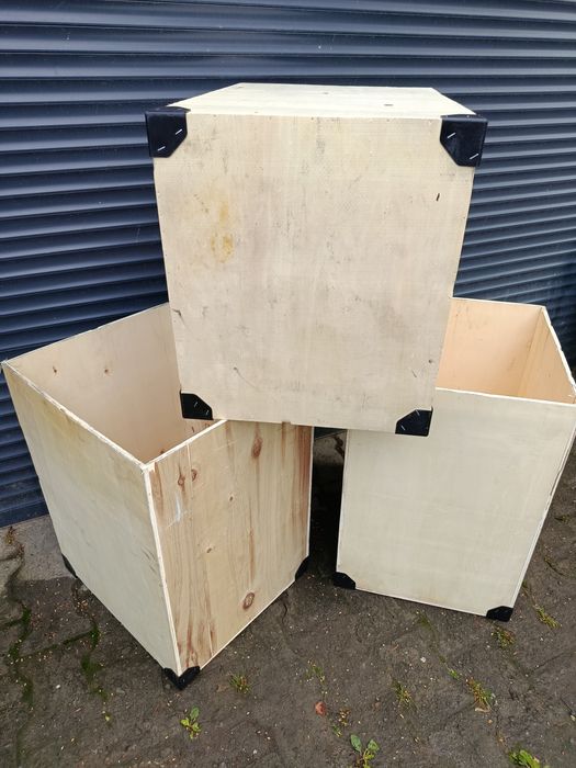 Skrzynka drewniana , pojemnik , pudełko