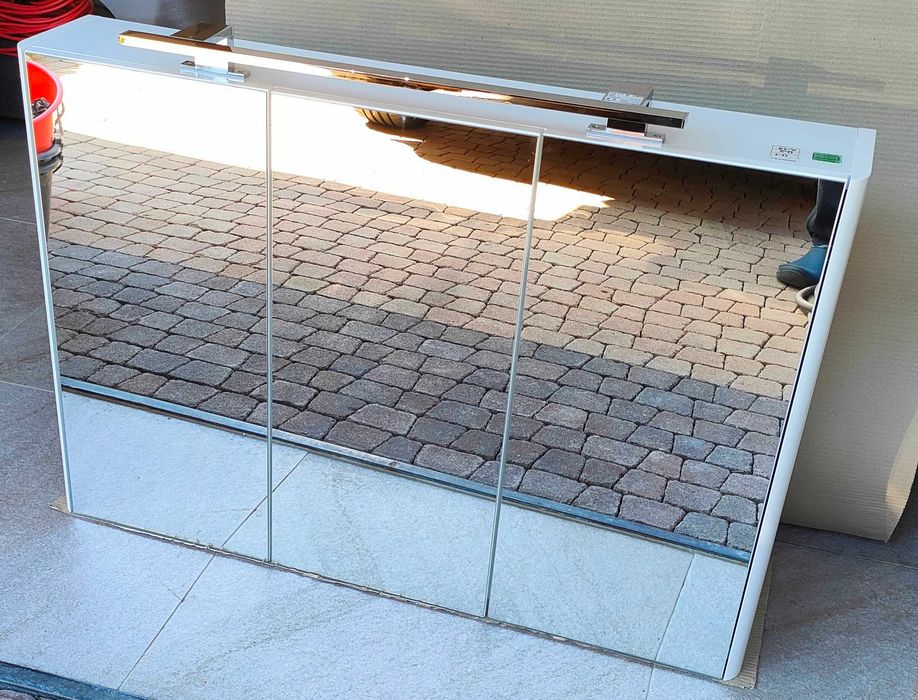 Elegancka szafka łazienkowa wisząca CATANIA