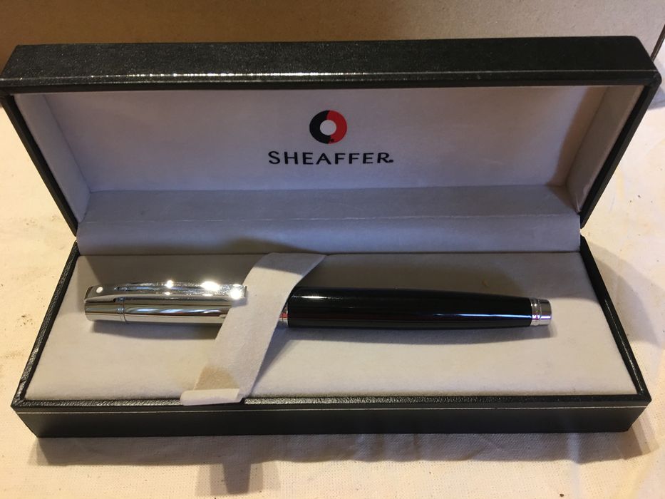 Caneta tinteiro nova Sheaffer com estojo