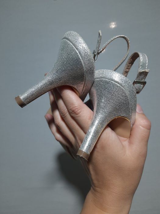 Срібні слінгбеки босоніжки на зручних підборах 7 см Sko's 40