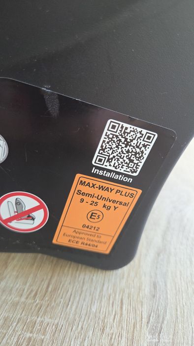 Britax Romer MAX-WAY PLUS  9-25Kg