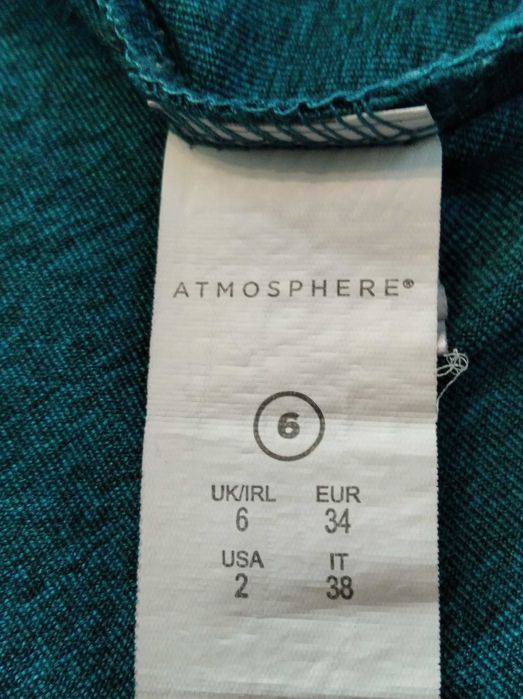 Koszulka z biustonoszem Atmosphere roz. 34