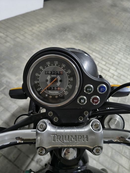 Triumph Bonneville t100
