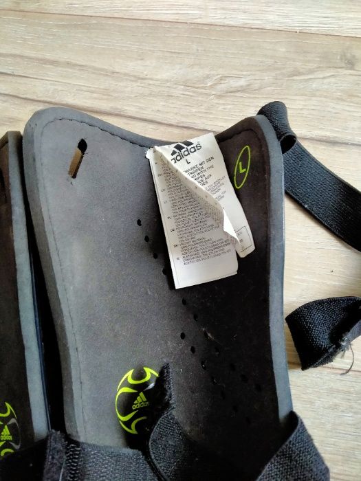 Vendo caneleiras da Adidas, tamanho L