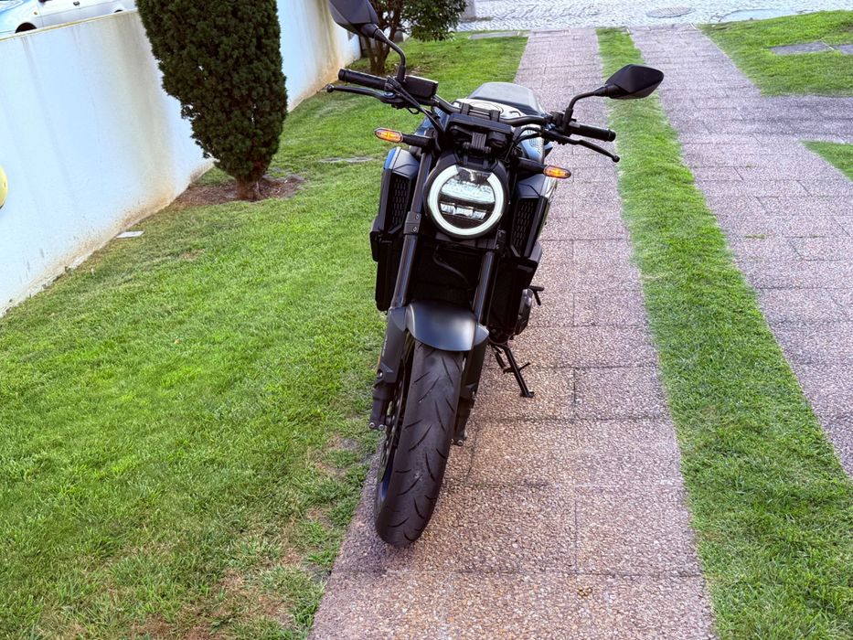 Honda CB 650 r Black Edition