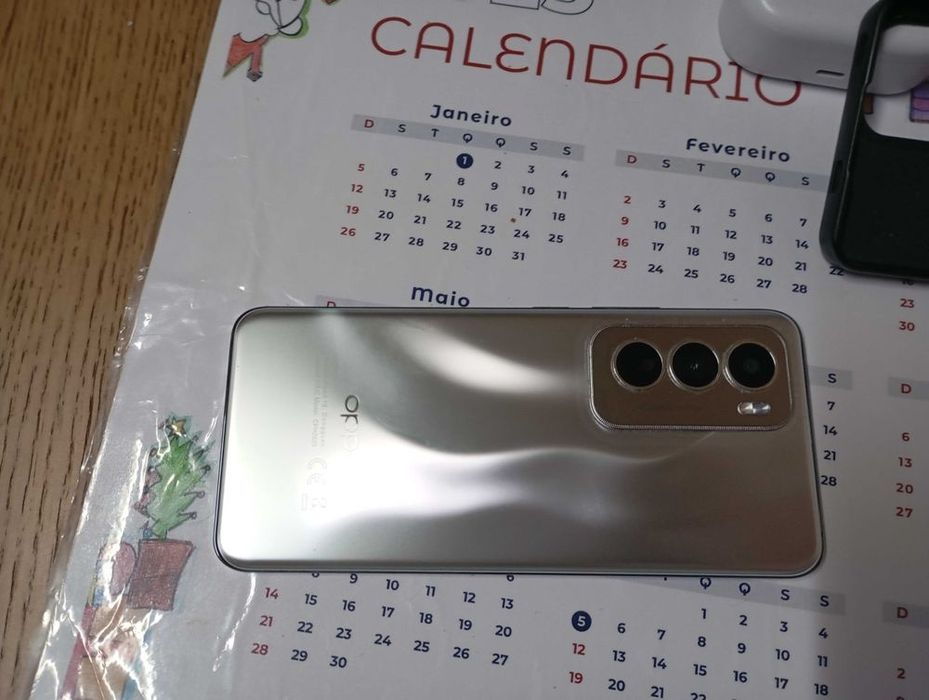 OPPO  renos 12 de 250 g