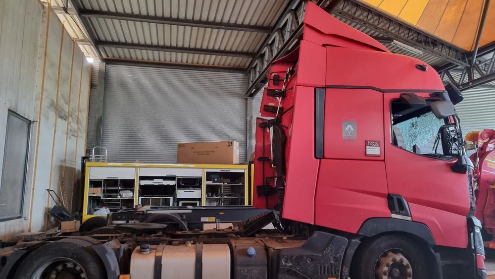 Renault T 460  T 4X2 X-LOW E6  Mam do sprzedania Renault T 460  - powypadkowy