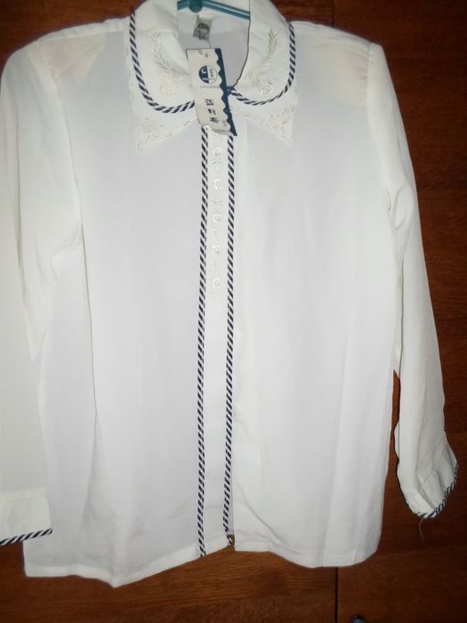 Блузка белая  44 размер