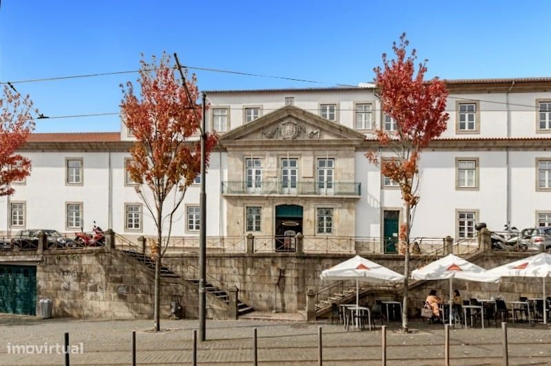 Escritório privado para arrendar – Regus Porto S. Bento