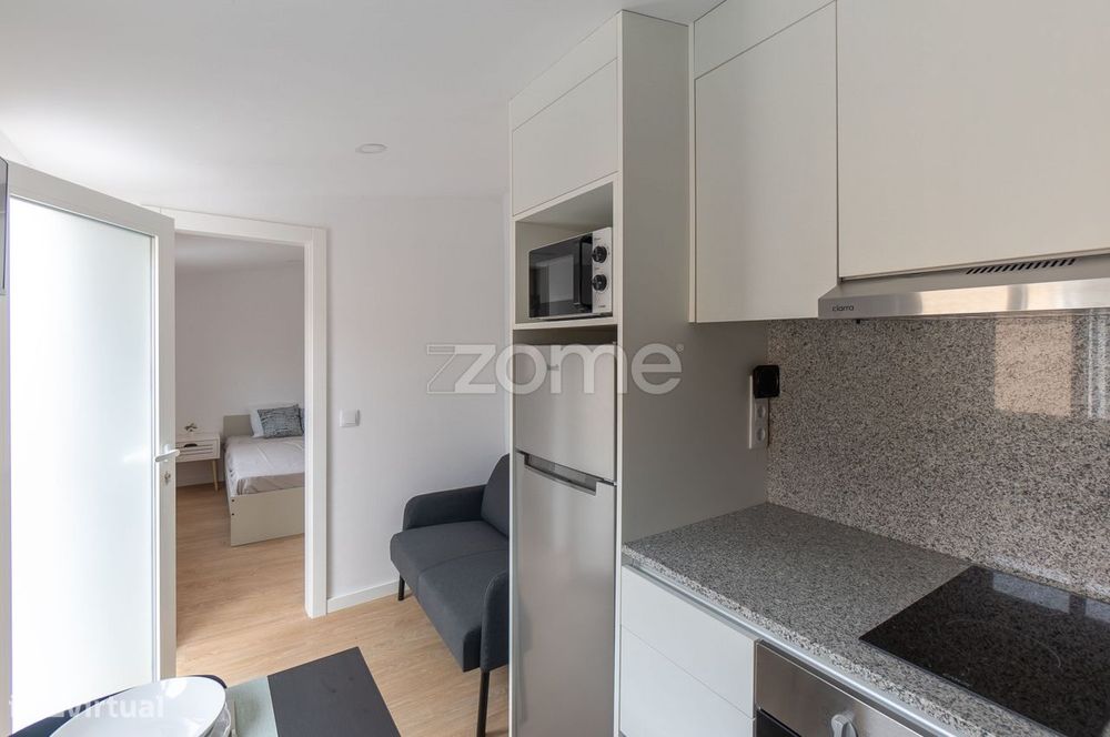 Conjunto de 3 casas independentes em Canelas