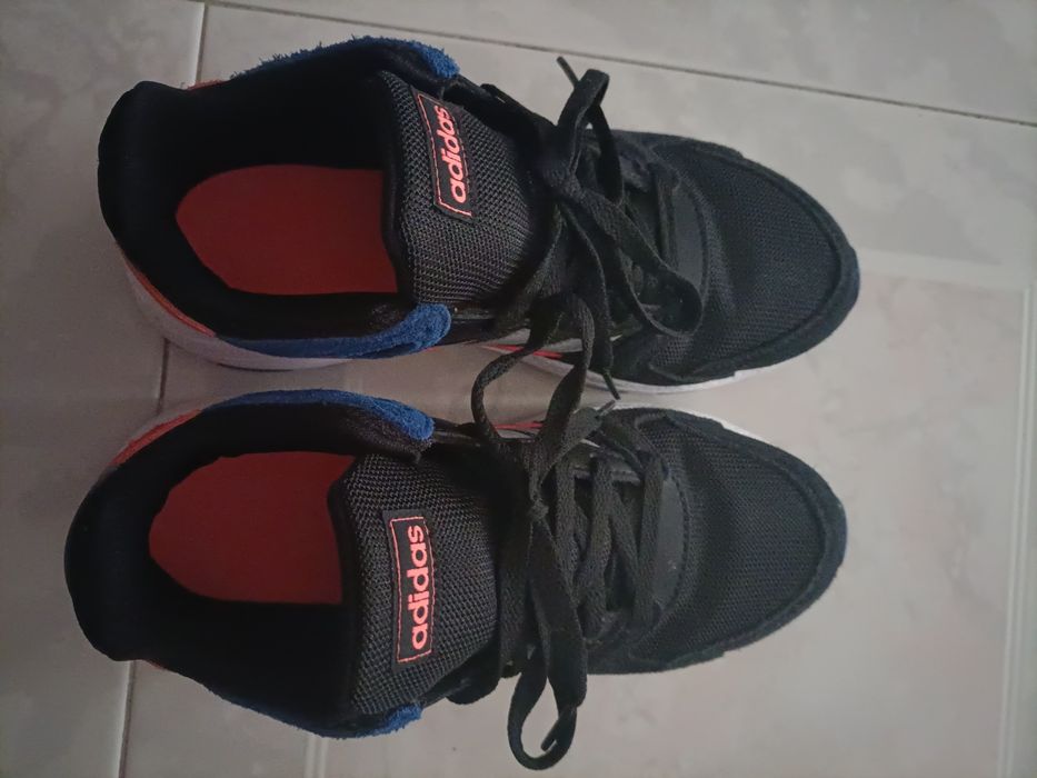 Ténis adidas número 40