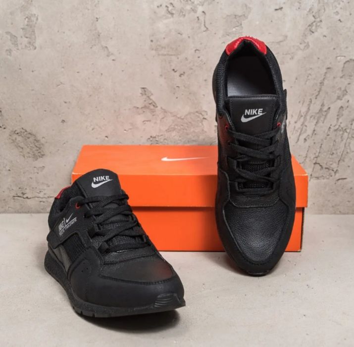 Чоловічі кросівки Nike Tech Trainer Black 42 розмір.