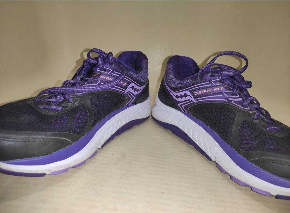 Кроссовки саукони saucony беговые 40 р.