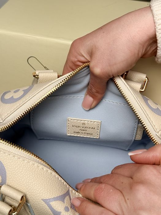 Сумка Louis Vuitton Speedy Bandouliere 20 Ivory / Light Purple Monogram
