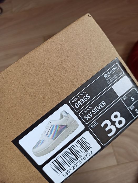 Sg Białe adidasy 38 Cropp biale damskie sneakersy 38 ze srebrnym