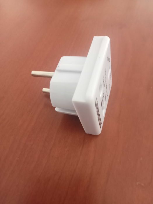 UNIROSS TRAVEL Adaptor 250V – Ideal para Europa e Ásia (NOT FOR U.K).