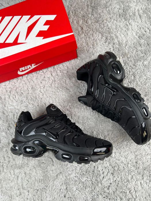 Nike TN Preto