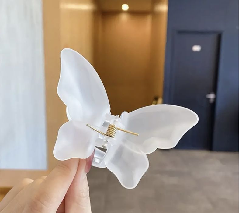 Трендовий краб для волосся метелик