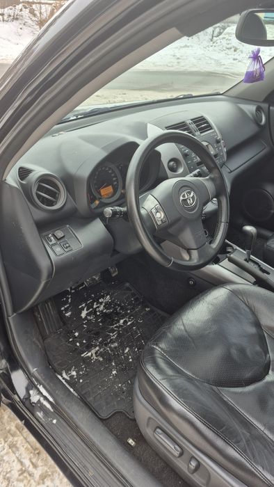 Продам Тоету Рав4 в хорошем состоянии