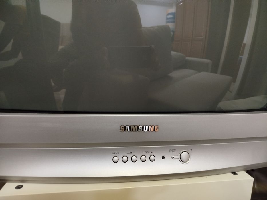 TV de 55cm com comando
