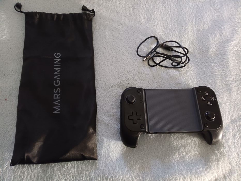 Game Pad & Hand Grip Psvita