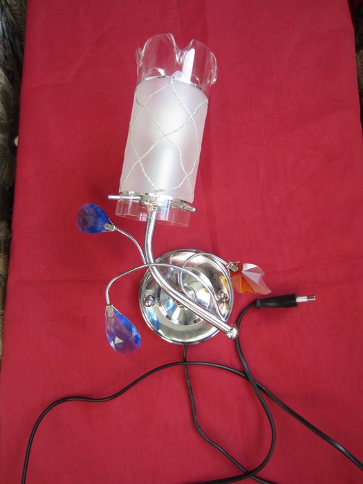 Симпатичный светильник бра на стену в отличном состоянии недорого